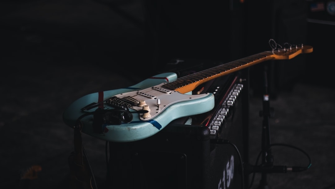CreaoStudio's tweet photo. Do you live in #Harrogate? Do you need a room in which to make a lot of noise with a group of fellow musicians? We have a great Jam room - just book space at https://t.co/VzC8Xpg6o9 - prices start at £15/hour. https://t.co/f7UpkAgBvK
