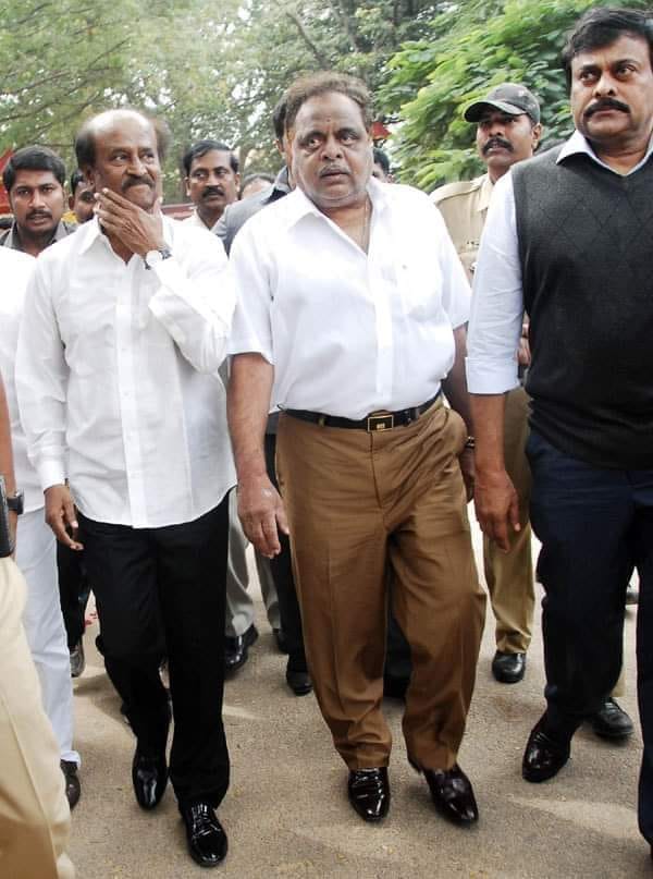 SumalathaFans's tweet photo. Superstar's of the Film Industry @rajinikanth #Ambareesh @KChiruTweets
.
.
#Rajinikanth #RebalstarAmbarish #ChiranjeeviKonidela 
#ambreesh #rebalstar #MandyaMP #sumalathaambareesh #sumalathaambarish #sumalatha https://t.co/3X3SS7iRmD