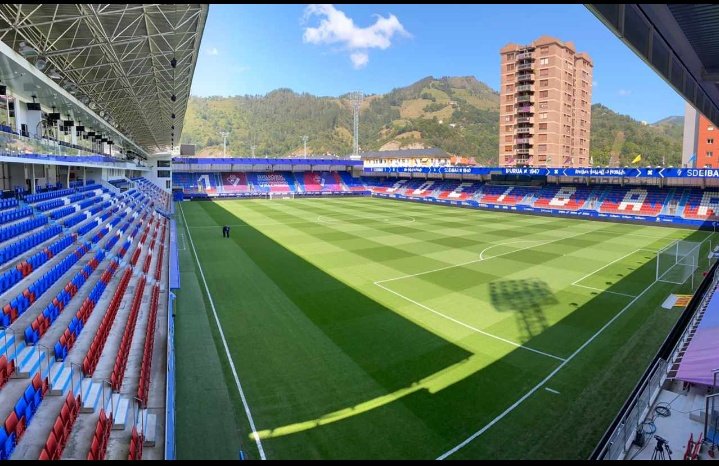 EskoziaLaBrava's tweet photo. En 40 minutos arrancará en un desiertico Ipurua una nueva edición de esta mafia y corrupta @LaLiga en la que los aficionados volvemos a pintar una mierda.

@SDEibar - @RCCelta 

#SinAficionadosNoHayFútbol 
#TebasVeteYa https://t.co/cErGhD7Fu2