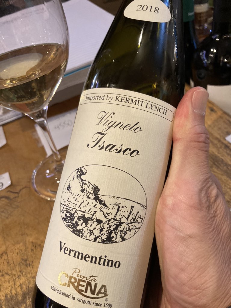 DoliverosDaniel's tweet photo. The often overlooked #Ligurian Wines need to be taken more seriously,this stellar 18 #PuntaCrena #Isasco #Vermentino was nearly flawless,light straw color,lovely aromas of crush oyster shell,sea breeze,dry apricot & wet stone,nice presence on the palate,great energy & tension,YUM https://t.co/38meniHUy8