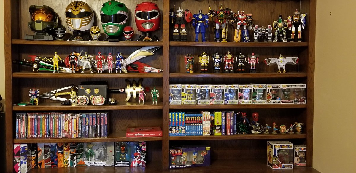 thisguymike9010's tweet photo. #PwrPic My power ranger collection and some other awesome stuff https://t.co/GTwtj12HSE