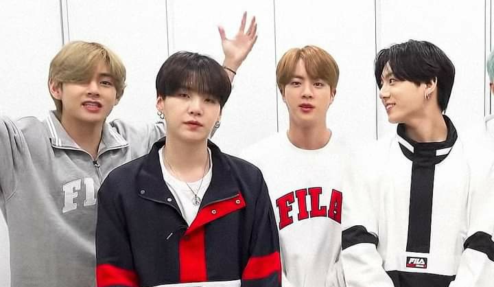 dionyxxsustkx's tweet photo. Oh jungkookie.... https://t.co/brZSMCr5DT