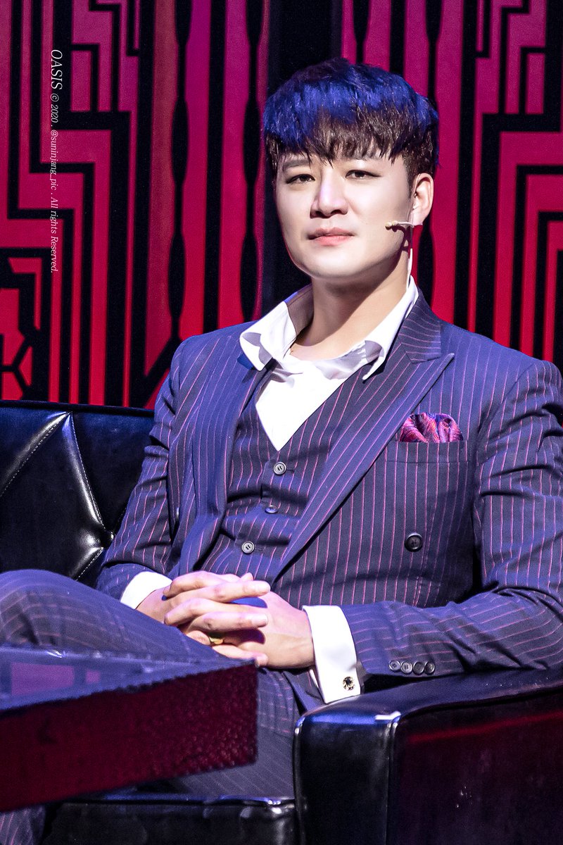 suninjang_pic's tweet photo. 200912 뮤지컬 #비스티 밤공 커튼콜
이재현 役 #김종구 https://t.co/4LSs75kzij