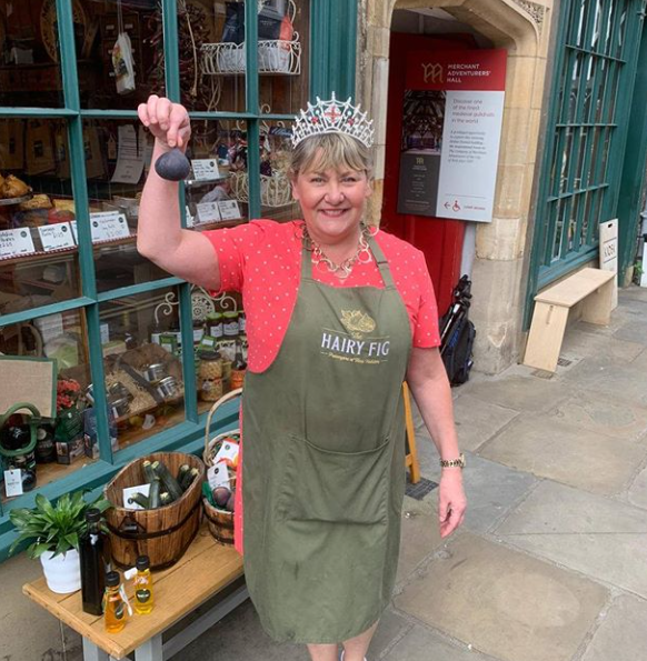 indieyorkmap's tweet photo. @hairyfigyork on Fossgate - We had the wonderful Miss York visit us this week, unfortunately I didn't get a picture of her but we did manage to steal her crown for a photo op! Here's Julie looking very happy that she's holding a fig,... I mean wearing a crown π
#TeamFig #york https://t.co/jWHgra2au9
