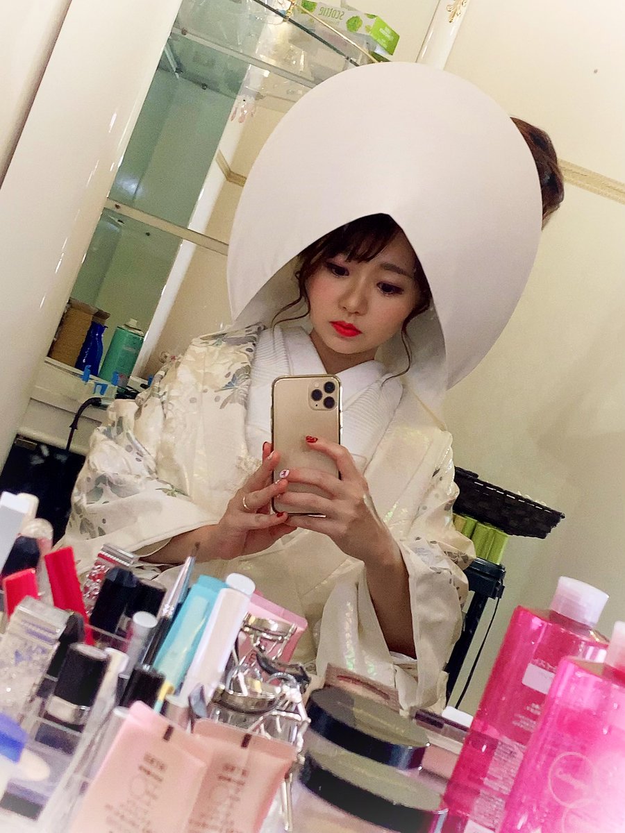 初紀 Hazuki على تويتر 和装の前撮りでした やっぱり着物すきだなあ 白無垢と色打掛のイメージに合わせて 不器用なりに セルフネイルした