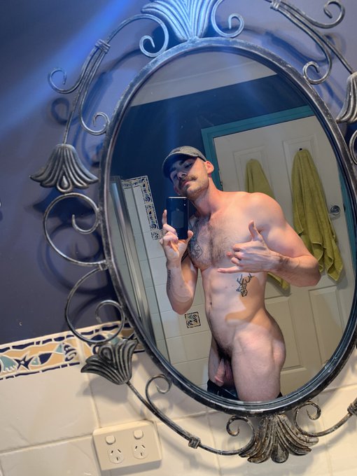 Whatsup 🤙🏼 Chad&rsquo;s burnt again 🙃 https://t.co/IyxCXO1ym6