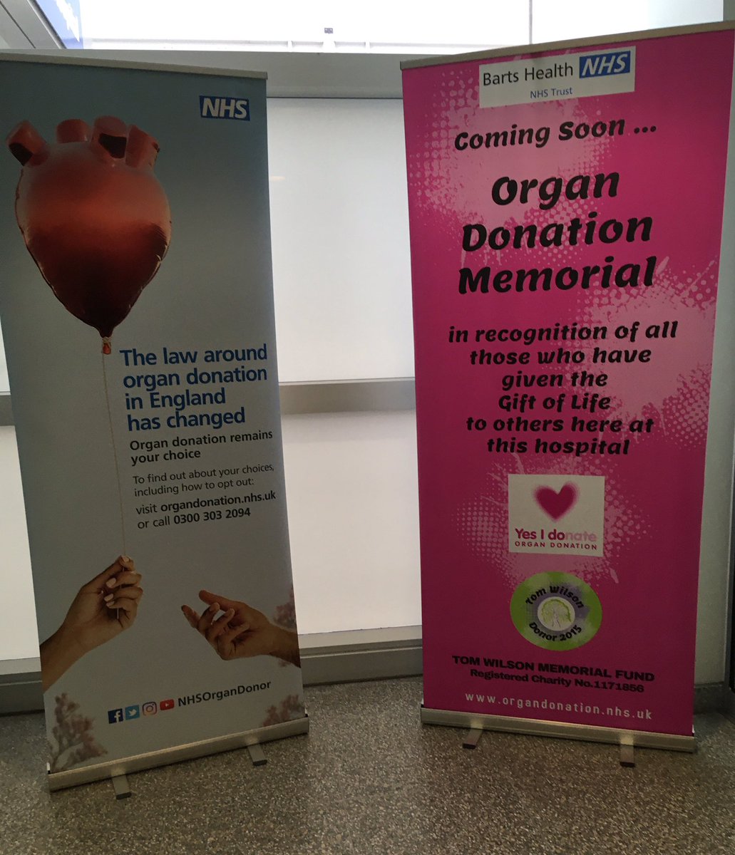 So pleased to hand over to Neil Ashman (Dep Exec) the banner funded by my son Tom’s charity (TWMF) now showing site of new Organ Donor memorial at Barts Whitechapel Hospital in the renal entrance. #DoItForDonation <a href="/London_ODT/">London Organ Donation Team 💗</a> <a href="/NHSOrganDonor/">NHS Organ Donation 💗🫀🫁</a> <a href="/StephLunch/">Steph McGovern</a> @WHBTG <a href="/CaroleS_WTG/">Carole Stonehouse</a>