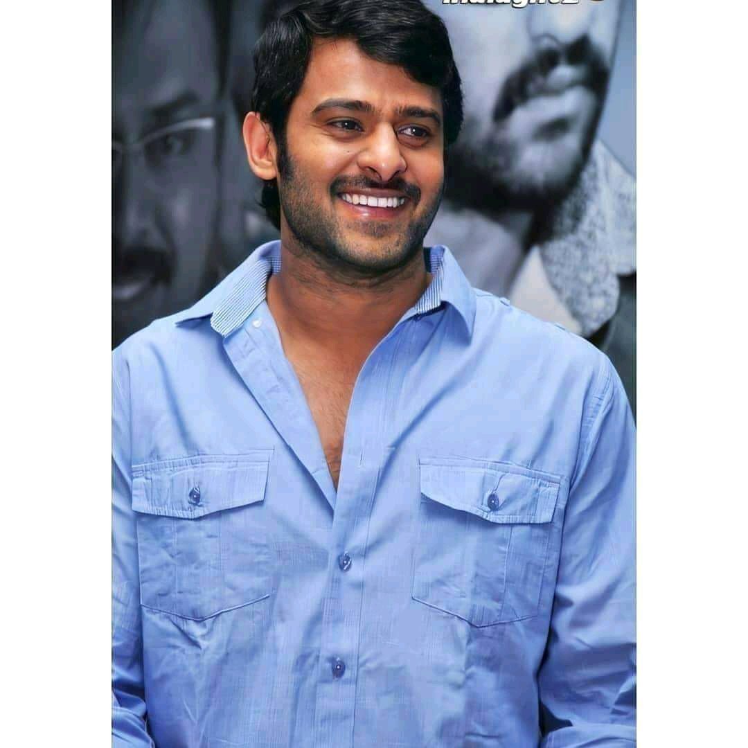 VivekDurga6's tweet photo. #41DaysToREBELSTARBDay 
Love u 3000 times darling ❤ https://t.co/E88abWFNc1