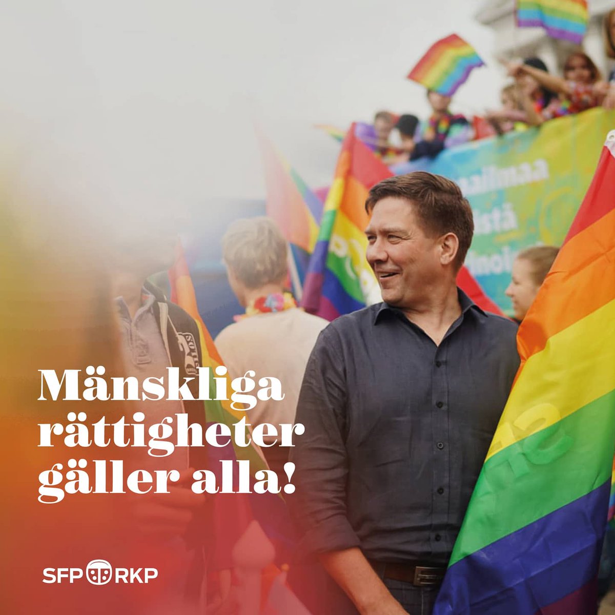 sfprkp's tweet photo. Mänskliga rättigheter gäller alla!
@ThomasBlomqvis7
#helsinkipride #helsinkipride2020 #imwithpride #changingtheworldwithpride #ylpeysmuuttaamaailmaa https://t.co/zFHUG9GoJ6