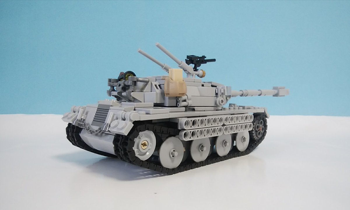 作ってみた レゴ レゴ戦車 Bat Chatillon Bourrasque バティニョールシャティヨン ブーラスク を作りました フランスのbat 12t軽戦車の1954年案でアンバランスに大きい砲塔が特徴的な車両です 丸っこい車体前面や複雑な砲塔形状に力を入れて作りました ツイレポ