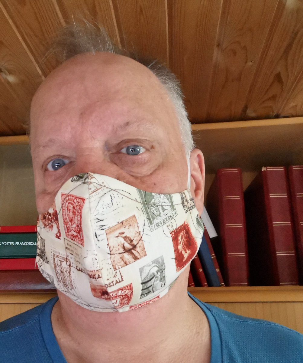 ClausDittrich's tweet image. Masks &amp;amp; Elegance - thanx Nessa of
@MiniPrintVint Now I can take the bus ride, fullfil the government orders and flash my hobby in an elegant manner. See the little purse for my keyring - so beautiful. Very good crafting 👍♥️ And thanx for the little postcard. Regards from 🇩🇰