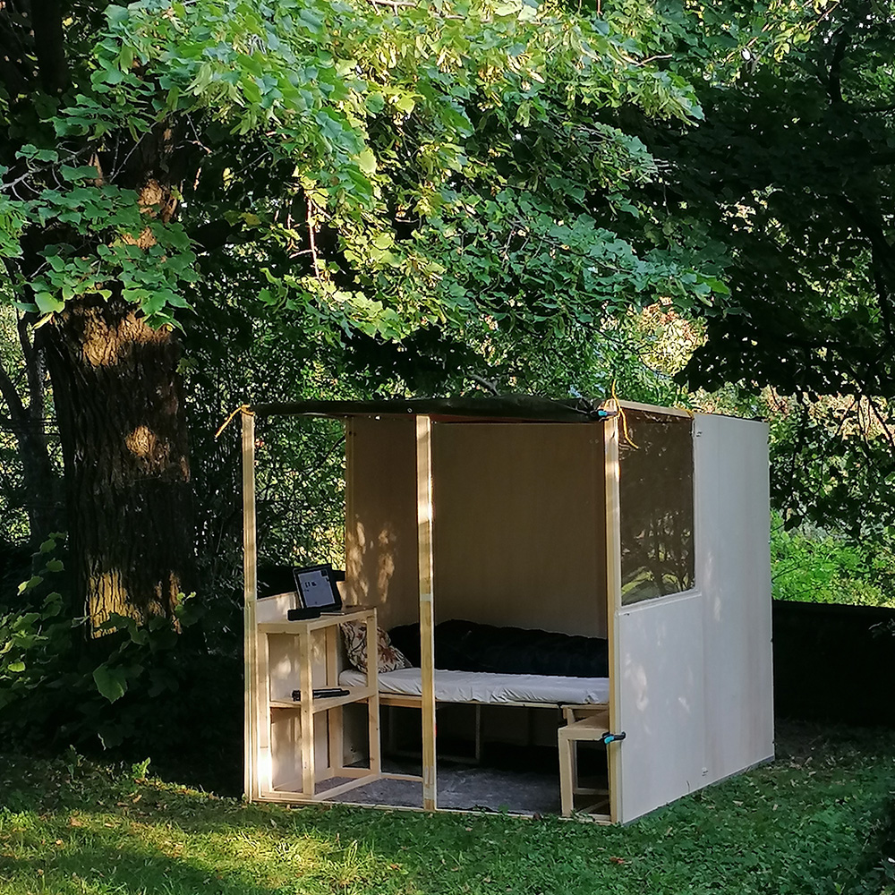 Krebernik's tweet photo. Der aktuelle Stand vom PopUp Shed am Tag und bei Nacht. Boden, Dach, Fenster und Türen folgen…
#popupshed #workinprogress #mobileoffice #pitchandpatch https://t.co/DCtA6vcZax