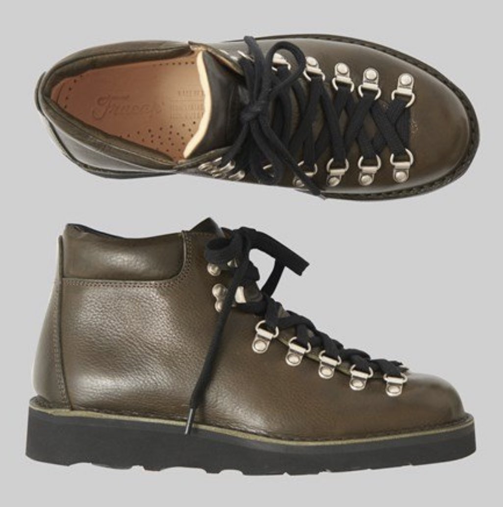 Fracap1908's tweet photo. Fracap Hiker boots in black and olive leather and Vibram outsole now available at @TOASTclothing
#fracap #boots #handmade #toastbeing #madeinitaly #craftsmanship #leatherboots https://t.co/pkQYRWfD2u