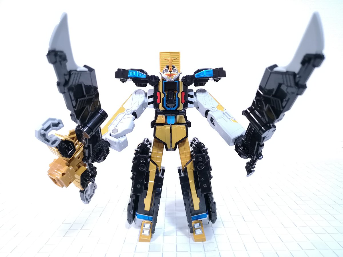 Stalker スタルケル V Twitter ゴーバスタービートがゴーバスターズdx玩具の中で1番好きです 3段変形 ビークル 黒 アニマル 金 のブーブ並のガワ裏返し変形 ビークル アニマルは完全変形 武器あり ガオガイガー並のクレーン差し込み合体 これは ビート