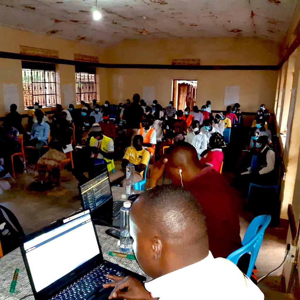 GetInMobile's tweet photo. Training of VHTs and midwives on the use of @GetInMobile and issuance of e-vouchers is happening now in Yumbe district by @UNFPAUganda and @MarieStopesUg.
Vulnerable Preg girls will now be able to get access subsidised services once they are mapped through GetIn App. https://t.co/yff8lyF99d