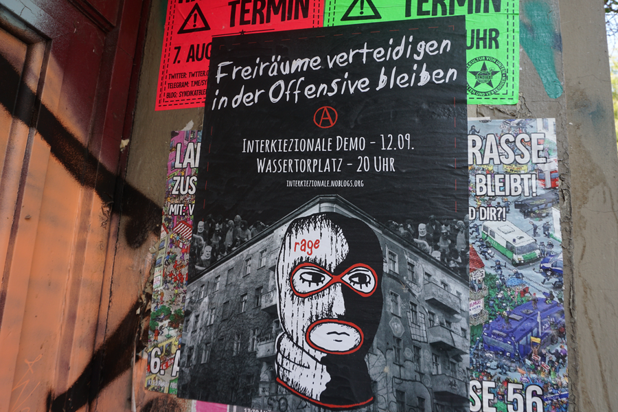 Heute um 20 Uhr beginnt am Wassertorplatz die #Interkiezionale Demo für den Erhalt der #Liebig34 und aller anderen linken Projekte. Die Demo geht auch durch die #Kohlfurter hier in unserem Kiez, kommt alle! #b1209