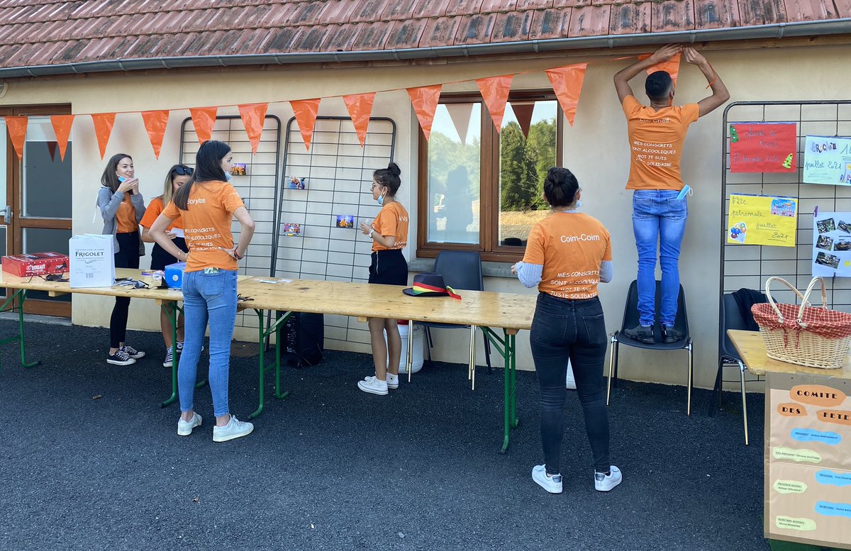 anthonyleroy63's tweet photo. 🧩Forum des associations 

Pendant toute la journée venez à la rencontre des #associations communales pour découvrir la richesse de la vie #associative bromontoise.

#BromontLamothe 
#forumdesassociations https://t.co/maXzse3h3L