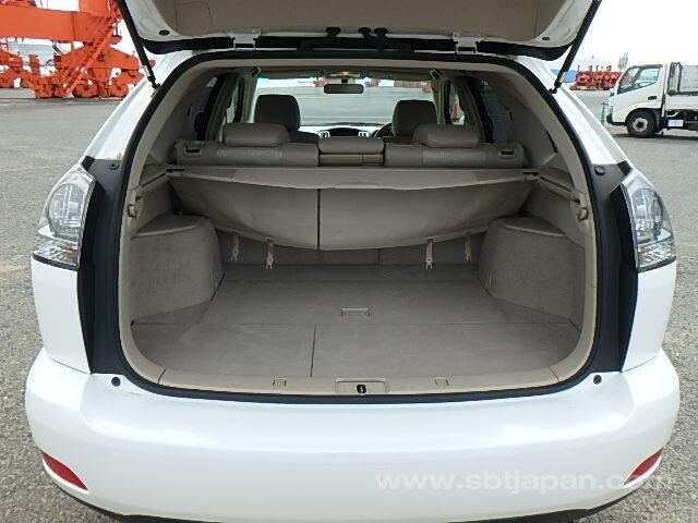RtsUganda's tweet photo. TOYOTA HARRIER 2003/7 240G L PKG  UA-ACU30W
CIF MOMBASA: USD 4,850

Drive:2WD
Engine Size:2,360cc
Mileage:130,000km
Fuel:PETROL

BACK CAMERA |HID| STEERING SWITCH |DRIVING POWER SEAT |WOOD COMBINATION STEERING |CD
https://t.co/MgfGfu16zW #toyotaharrier #JapaneseUsedCars https://t.co/Uu63m1ckVH