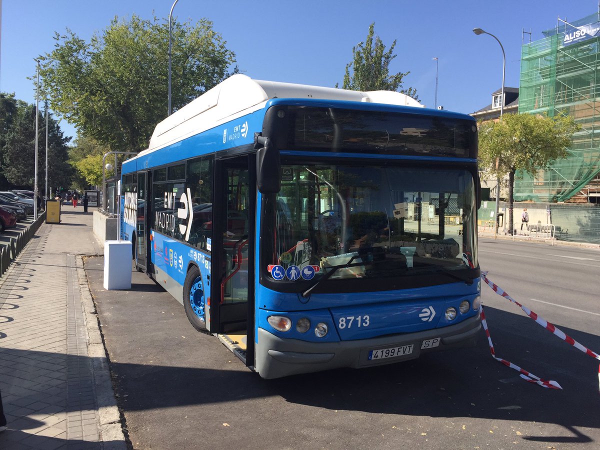 aemtbus's tweet photo. Hoy el autobús solidario de @EMTmadrid está en el Centro Conercial Pío XXII. Pásate y colabora. @VoluntariosEMT @_CARITAS https://t.co/N893cSRSd8