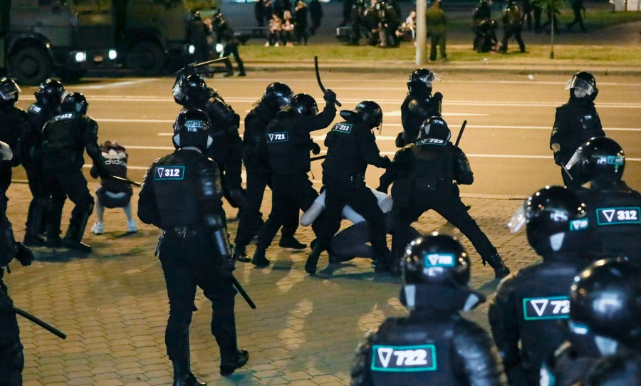 Dear <a href="/vonderleyen/">Ursula von der Leyen</a> - please explain - what is the difference between the baton of a Spanish police officer against the head of a Catalan voter and the baton of a police officer of the Lukashenko regime against the head of a Belarusian voter? Is rubber more democratic in Spain?