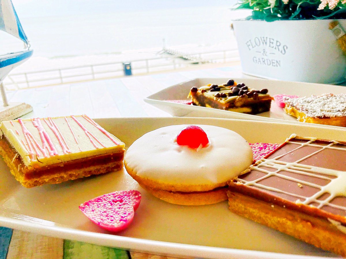 HighlanderBuses's tweet photo. Fancy something sweet? We have some super delicious treats this weekend:
🤤Salted Caramel Slices
🤤White Chocolate and Raspberry Slices
🤤Raspberry &amp; Coconut Blondie
🤤Caramel Honeycomb Crunch
We are open as usual! Come and try them 😁
#aberdeen #cafe #sweets #traybakes https://t.co/B4SukGh8fa