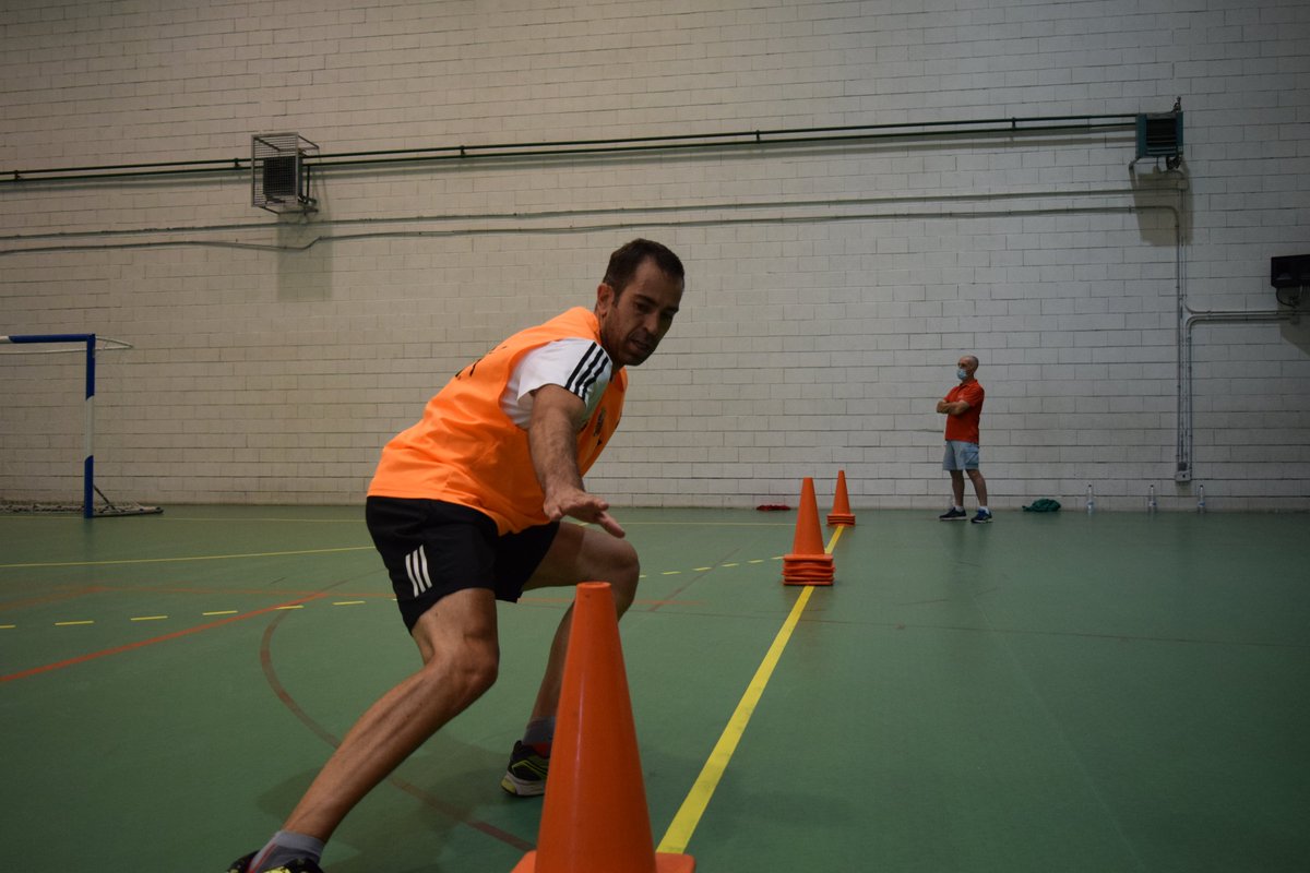 FCyLF's tweet photo. 📌Los árbitros @FCyLF nacionales #FUTSAL se han sometido a las pruebas físicas de inicio de temporada esta mañana en #ZAMORA con los protocolos #COVID19 

👏Colegiados de Primera, Segunda y Segunda División B 📸 https://t.co/kvVSpOsVUS