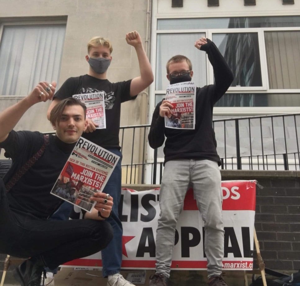 BeckettMarxists's tweet photo. Comrades from Leeds this week led a series of stalls to promote the @MarxistStudent's upcoming meeting on education. It was a resounding success! Don't let them steal your future, join the Marxists! https://t.co/WnUqGRDMsN