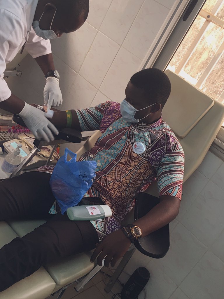 zopitaux's tweet photo. Hier nous avons recueilli 27 poches de sang. 

Un grand merci à la délégation des élèves infirmiers et sage femmes de Kpalimé qui sont venu rajouter à leur devoir dans la santé cet acte d’amour 

Nous sommes toujours au CHP #Kpalimé pour le 3ème et dernier jour de notre campagne https://t.co/thAIOfVrVb