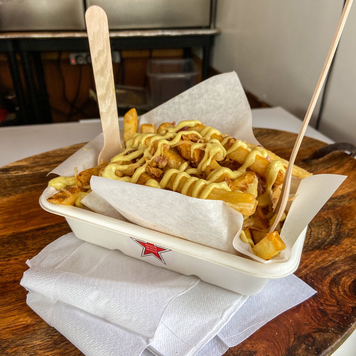 Saturday shoutout to the independent food stalls at Queens Court in <a href="/centremk/">centre:mk</a> 

Here are some tasty loaded fries (Hans Gruber) from <a href="/FryguysMk/">FryGuysMK</a> (opposite Starbucks)

Go check them out if you are looking for something good to eat. 

#lovemk #miltonkeynes