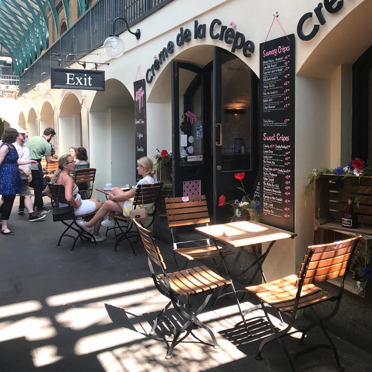 dontbeapancake's tweet photo. Fancy a sweet treat this Saturday? 🥞 Why not have a look at our huge array of sweet crêpe options that are sure to satisfy your sweet tooth! Check out our menu here 👉https://t.co/BbzsmeWgoW

We have plenty of outdoor seating available as well! https://t.co/9TIsSzeg39
