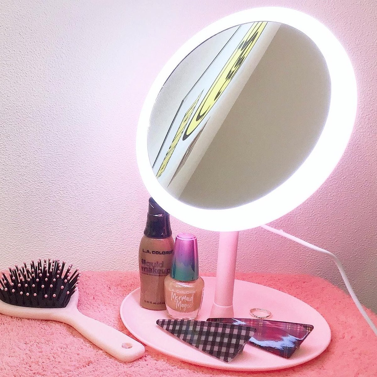 サンキューマート 公式 בטוויטר スタンドミラーを一部ご紹介 Ledライトミラー Usb接続で明るく点灯 小物を置けるトレー付き 2wayハートミラー 卓上 壁掛けどっちも使える 収納付きスタンドミラー スタンド部分 トレーの上 底にも収納できる