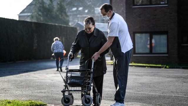ctricot's tweet photo. Une intelligence artificielle #belge pour prévenir les chutes des personnes âgées
La start-up belge #MintT vient de récolter 1,3 million d’euros pour sa solution de prévention des chutes utilisée dans les maisons de repos et les hôpitaux.
#IA #sante
https://t.co/X6UmRPmC6t https://t.co/f9yn7Ju0tI