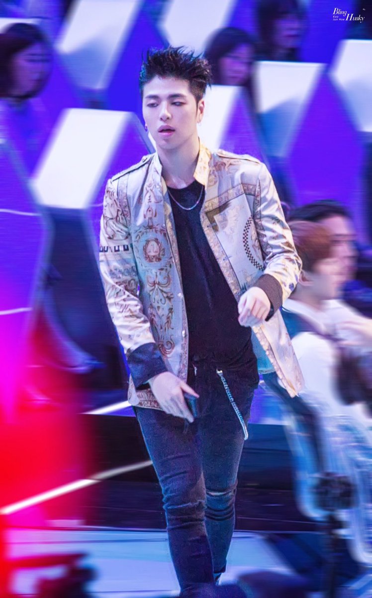 A thread;It is your rite of passage as an iKONIC to watch iKON in the Heroes of Remix performances. In this journey, you will also discover the unique & versatile colour that is  #Junhoe’s voice. For those about to rock with him, I salute you. @YG_iKONIC  #iKON  #아이콘