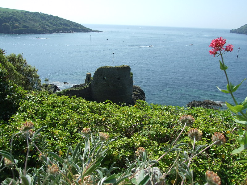SalcombeBrewery's tweet photo. Many of Devon's younger visitors have returned to school making this a much quieter time to enjoy our fabulous coast and countryside #madeofhere https://t.co/PlG9glrhQd