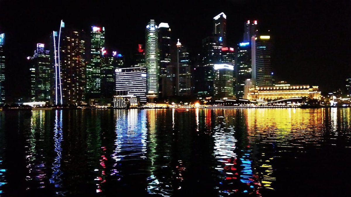 Clickbliss2's tweet photo. SINGAPORE Nightlife!! 
#Singapore #nightlife #water #sea #beautifulview #awesomeview #mobilephotography #photographyislife #photos #bestcamera #oneplus #beautyofworld #travel #travelling #parties #club #casinos #singaporebeauty #letsclick #photographylove #lifestyle #love #life https://t.co/ziiH9Lkmyk