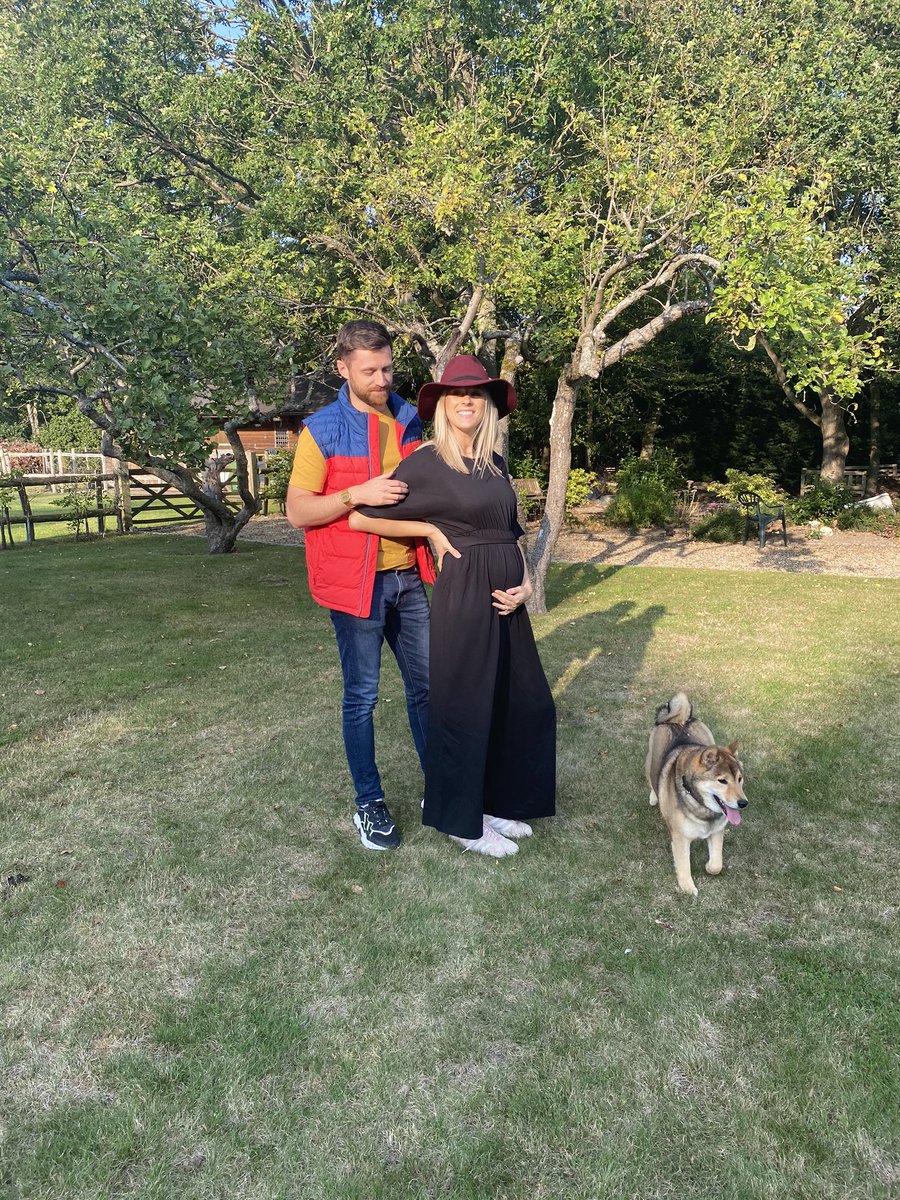 Spencer (@spencerowen) on Twitter photo Delighted to say that <a href="/alexosipczak/">Alex Osipczak</a> and I are growing a human!
Expected as a late January Transfer Window signing 2021.
Canβt wait β€οΈ Delighted to say that <a href="/alexosipczak/">Alex Osipczak</a> and I are growing a human!
Expected as a late January Transfer Window signing 2021.
Canβt wait β€οΈ