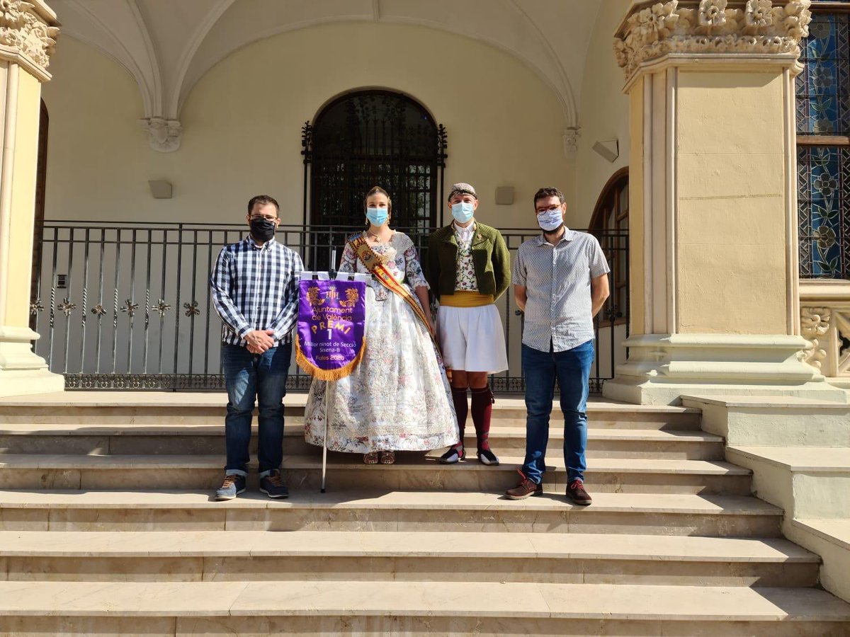 FallaMaestro240's tweet photo. PREMIOS FALLAS 🥇|

Ha sido uno de los actos más difíciles, raros y a la vez lleno de ilusión. Por volver a un acto oficial, volver a vestirse, volver a vernos y por recoger ese premio que obtuvimos en las Fallas 2020.

🥇MEJOR NINOT SECCIÓN 6B
🎨 @sacabutxart

#Fallas2020 https://t.co/z3M19tjBue