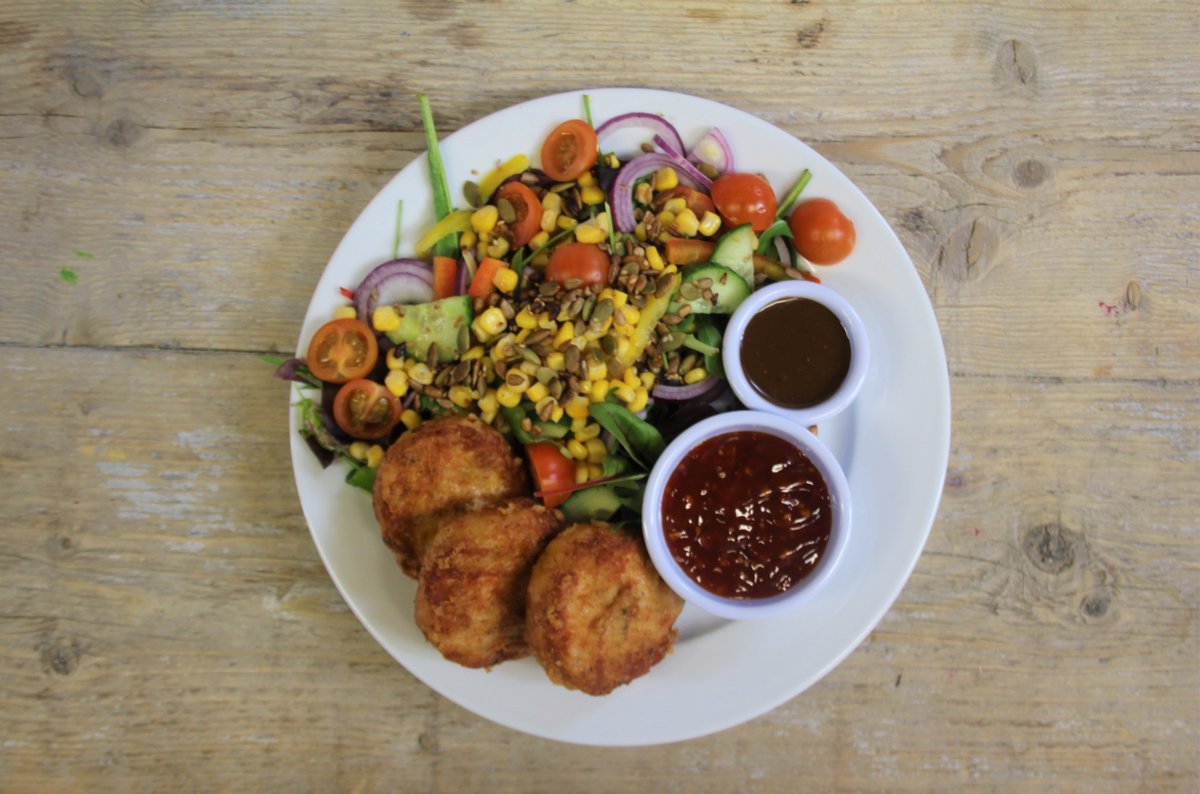 Join us this afternoon for amazing live music and some delicious, hearty food. You can still find your DKP favourites on our online menu! ♥️

Visit leftbank.bytable.net to view our menu and order food and drinks after arrival.

#herefordindependent #riverwye

⁠

⁠