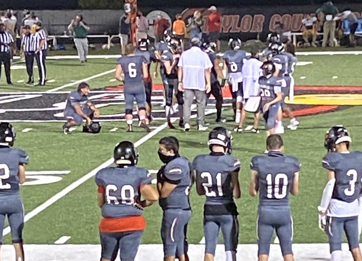 ShaylaVaughn99's tweet photo. I’ll gladly wear a mask to watch them play!  ❤️🖤🏈 It was a beautiful night under the lights!! #6ismine @BenVaughn_22 https://t.co/O3oZ7lXAFM