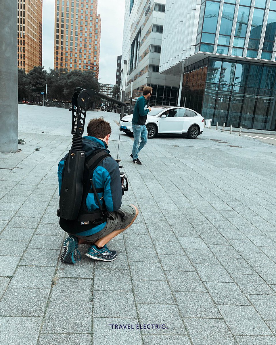 Wat wij achter de schermen doen? Onder andere leuke ervaringen vastleggen, zoals het filmen van onze prachtige Tesla’s samen met onze filmcrew. Heb je al een van onze nieuwe video’s voorbij zien komen? #Tesla #DrivingChange