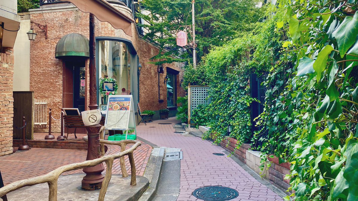 Photo Yukiko 原宿 路地裏 竹下通りから1本道を入ると 静かでお洒落なお店が並んでいました 大好きなパンケーキ 至福のひと時です 原宿 カフェ パンケーキ 写真好きな人と繋がりたい ファインダー越しの私の世界