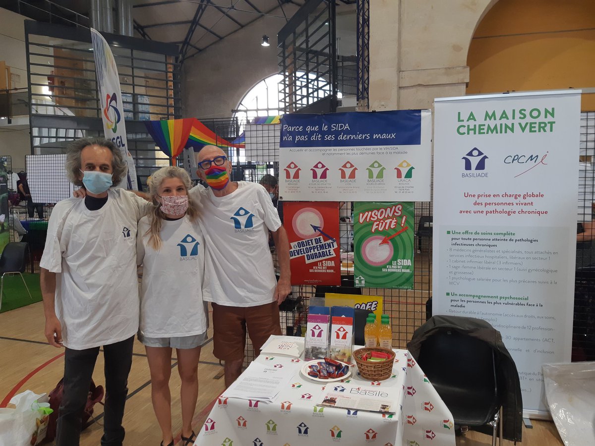 AssoBasiliade's tweet photo. @Basiliade75 est présente toute la journée à la rentrée des assoces à l'espace des blancs manteaux ! Venez nous voir... #LaRentreeDesAssoces #basiliade #LGBTQ  #printempsdesassos https://t.co/8Px07zLqhb