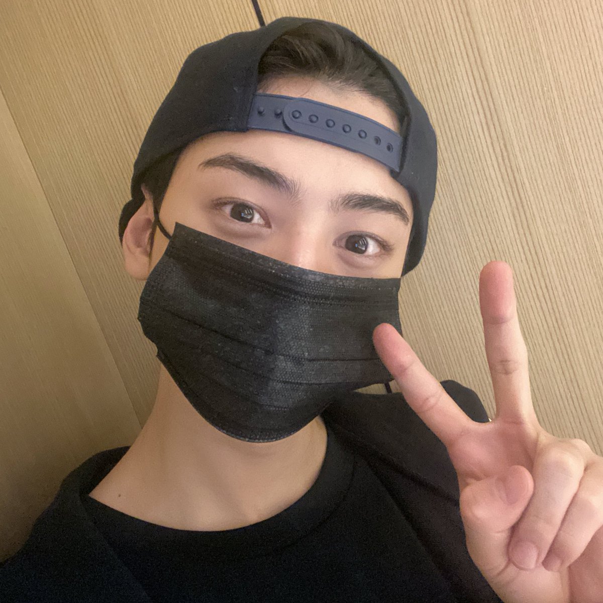 offclASTRO tweet picture