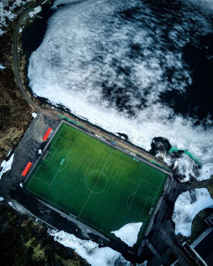 stadiongebod's tweet photo. Good old Breidablikk Stadion by the sea
#pitchoftheweek #breidablikk #rypefjord #hammerfest #footballlandscapes #norge #norway #norwayraw #scandinavia #fromabove ##djimavicpro #mavicpro #instagood #dronephotography #dronefly #droneart #fjord #droneofth… https://t.co/9kh7uNsle1 https://t.co/BByQMfuJ4A