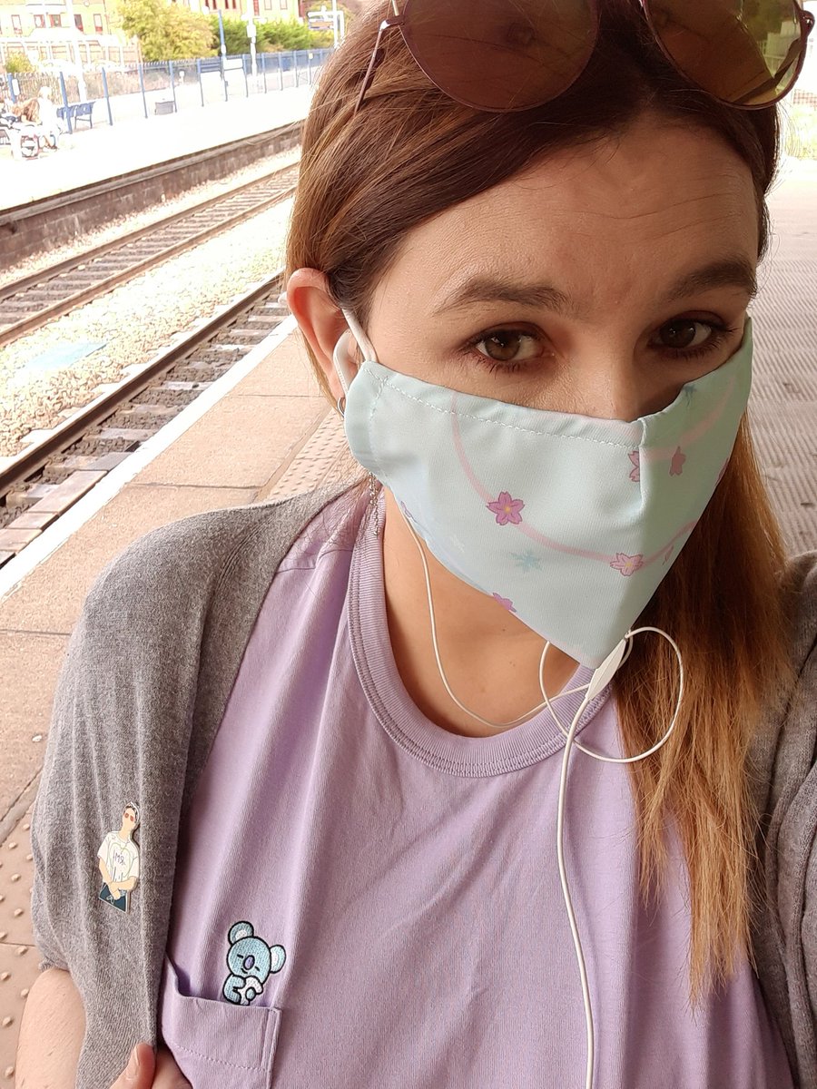 Break The Silence:Persona #OOTD

Spring Day Mask : @Xiepins 
Namjoon pin : @agustpins 
Koya top : Spao