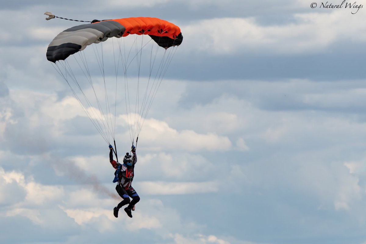 Sabrina Burns (@beenieburns) on Twitter photo A few from the fantastic display by <a href="/WingsDisplay/">The Wings Parachute Display Team</a> @Shuttleworth_OW at the beginning of August đ A few from the fantastic display by <a href="/WingsDisplay/">The Wings Parachute Display Team</a> @Shuttleworth_OW at the beginning of August đ
