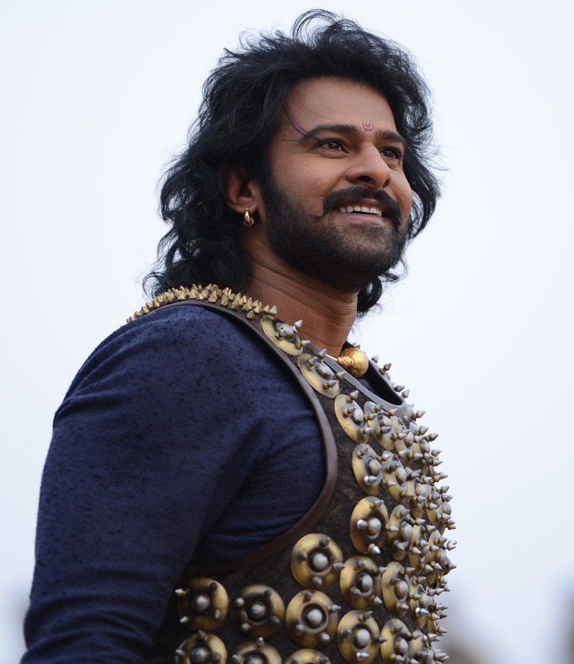 __deepuVARMA's tweet photo. We get a great response from all over India. We should thank Rajamouli garu from the whole team for giving this film. Especially I've to thank my fans. And we met Amit Shah, Lal Advani, HM Rajnath Singh, Arun Jaitley. - #Prabhas
#41DaysToREBELSTARBDay https://t.co/njnMbEzacr