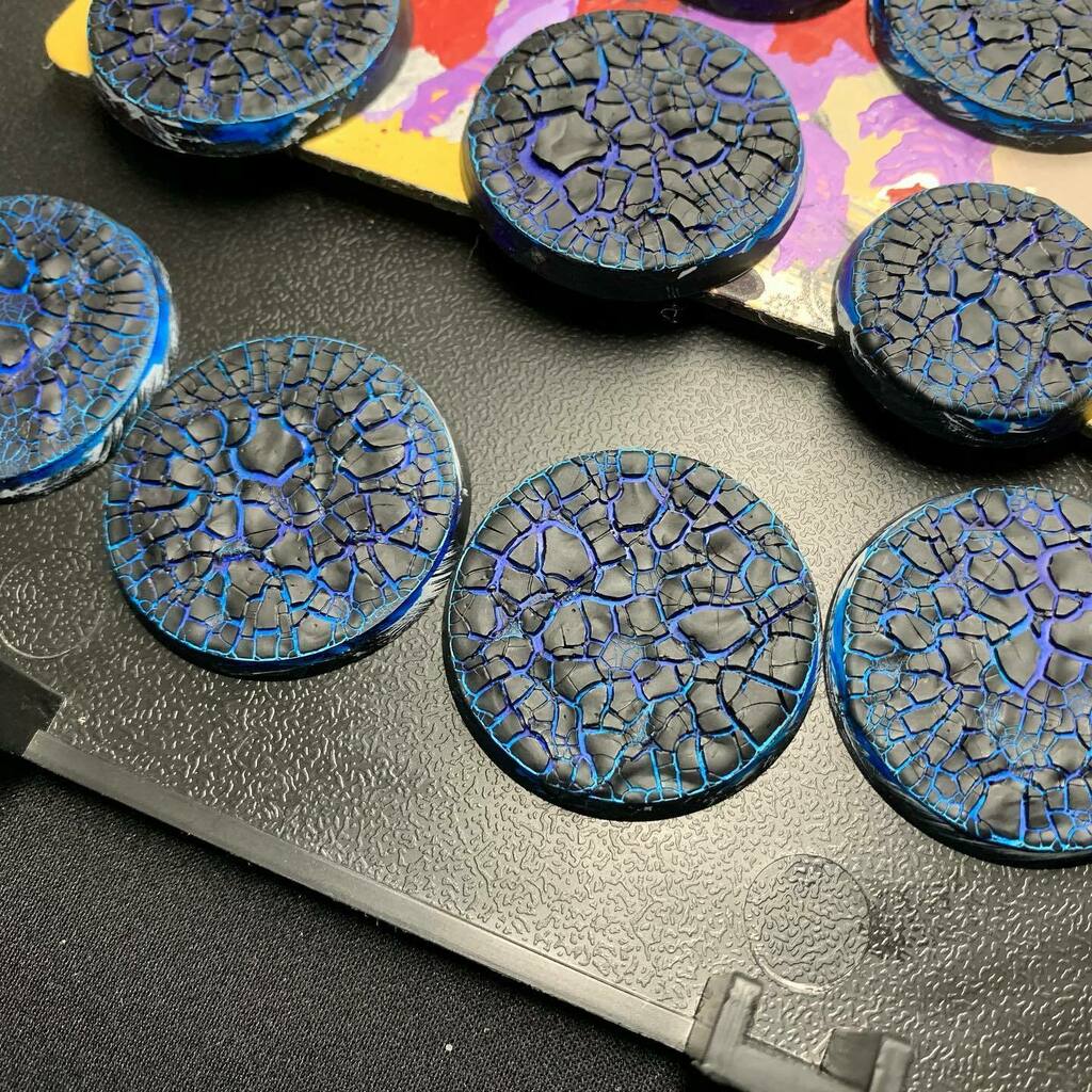 purplemonkey790's tweet photo. Crackle crackle! Progress on the bases. The 40mm bases are for my scarabs so the bigger cracks will make the small scarabs seem smaller! #cutebugs #newcrons #necrons #basing #paintingwarhammer #warhammer #warhammer40000 #warhammer40k #40k #new40k #thehobbyroom #warmongers #w… https://t.co/JwXm533Nmy
