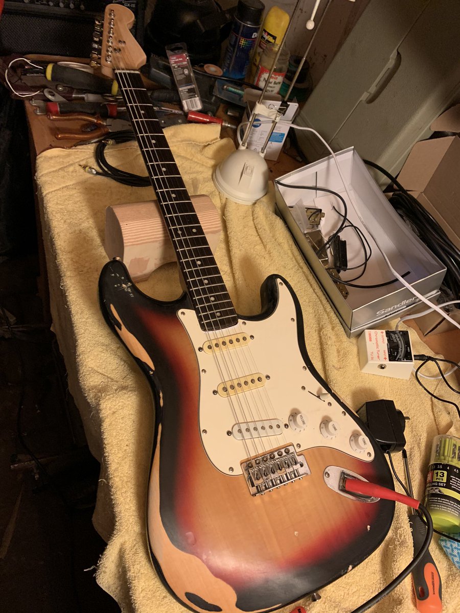 jimbolink's tweet photo. Guitar relicing, gotta love making things look old! https://t.co/hwG45QInV4