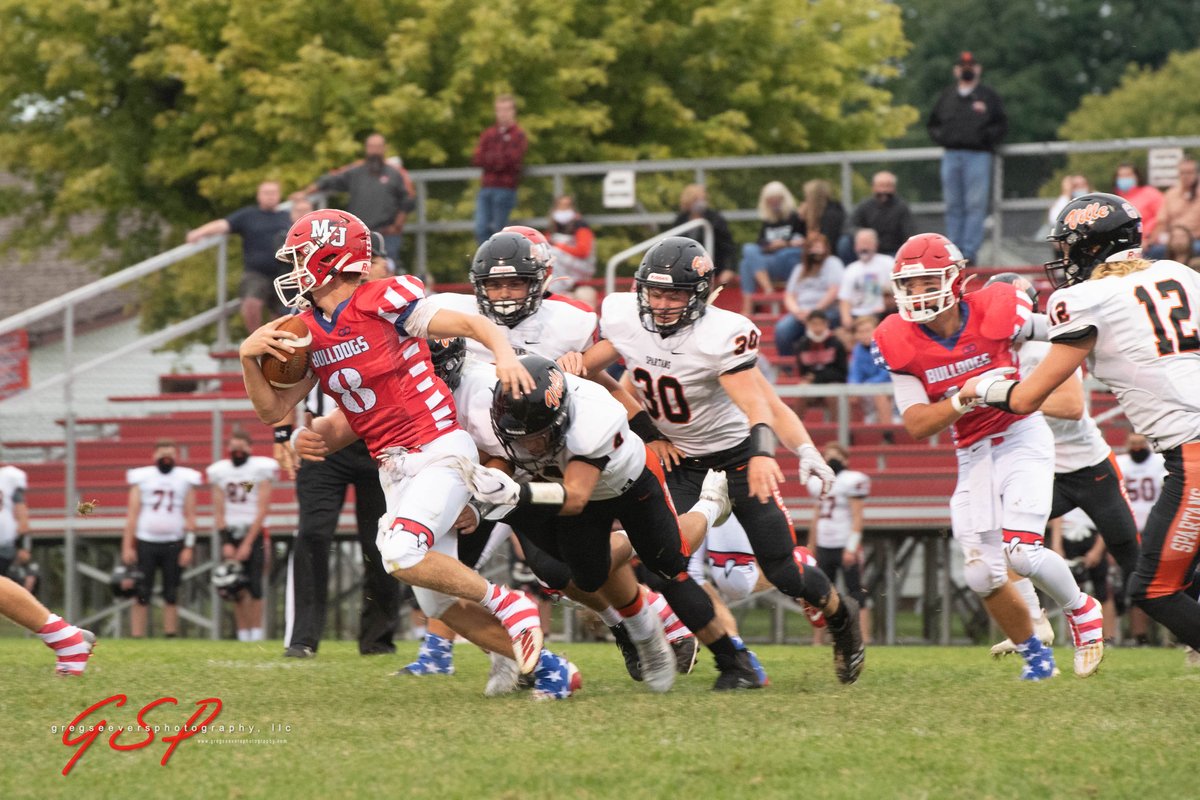 Bulldogs battle the Spartans on Military Appreciation Night. Check out more cheer, halftime and game images at

gregseeversphotography.com/Sports/Footbal…

<a href="/MuCheerleaders/">MU Cheerleaders 📣</a> <a href="/MU_Bulldogs/">Milton_Union_Athletic_Info</a> <a href="/muhs_section/">The MUHS Dog Pound</a>